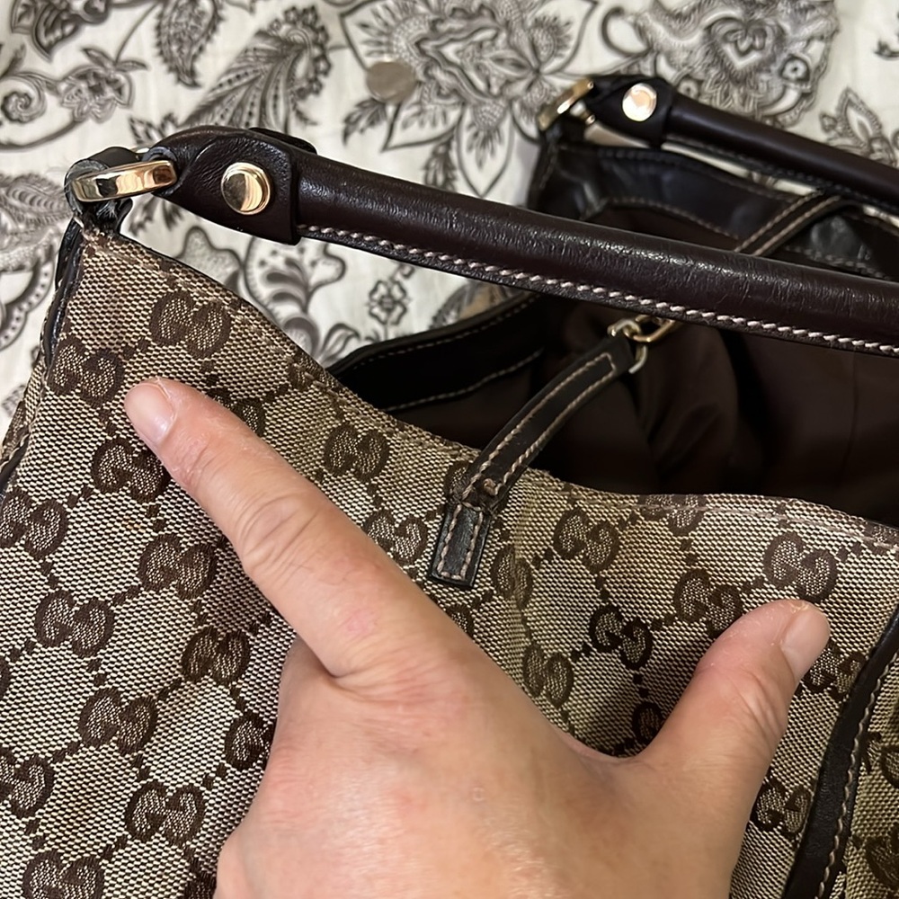 Vintage Gucci Shoulder Bag. Come with free wallet - Picture 15 of 16